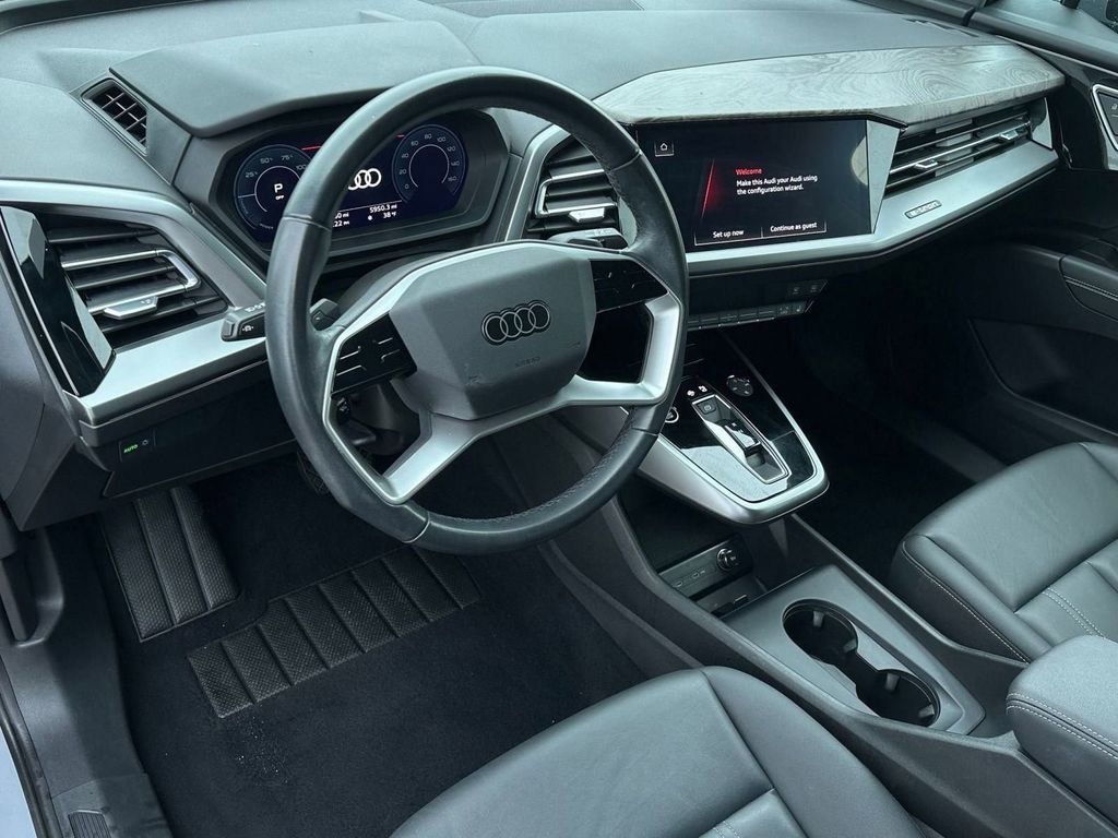 Used 2024 Audi Q4 e-tron Premium image 4