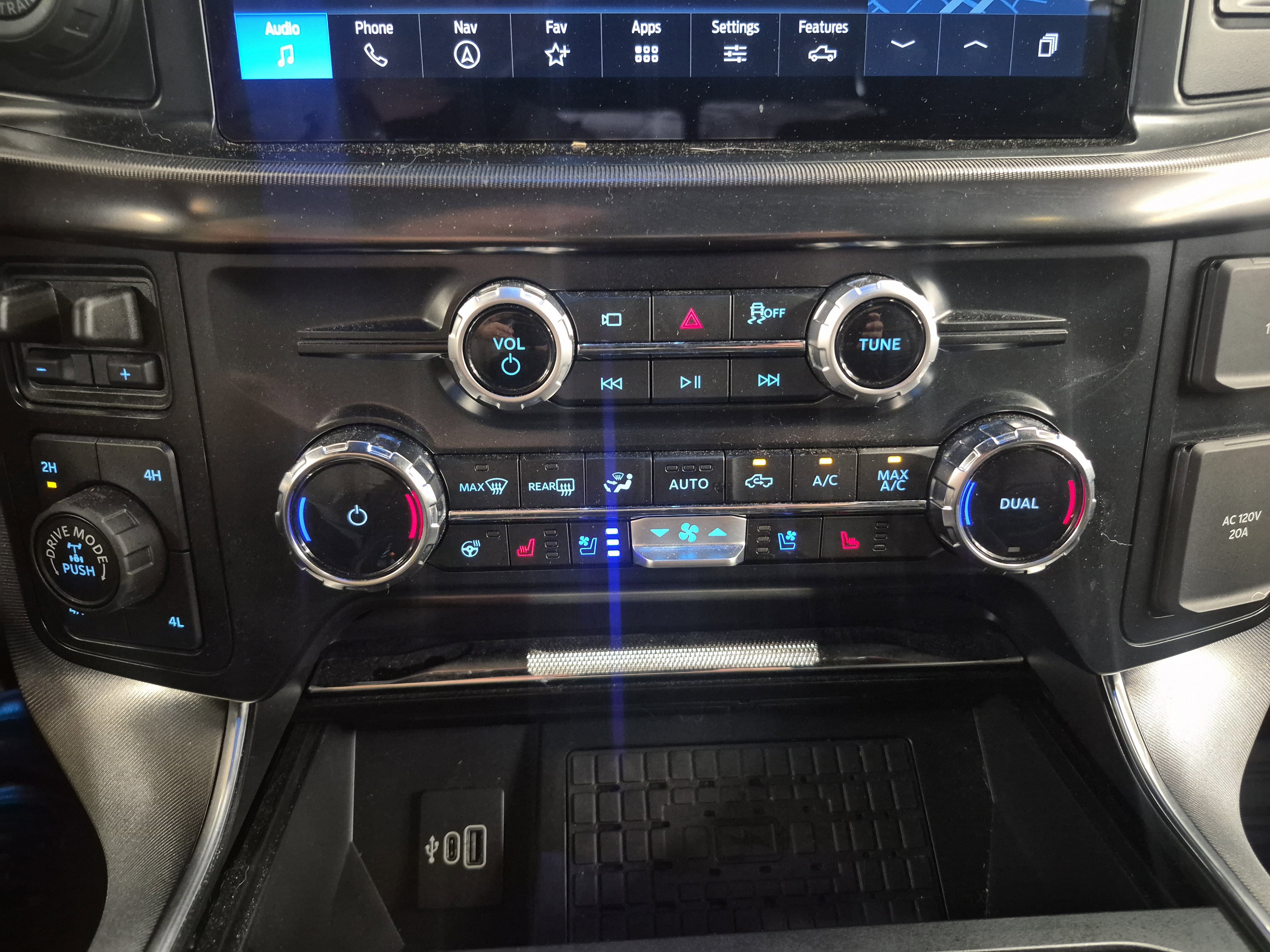 Certified 2025 Ford F150 Platinum AWD/4WD image 39