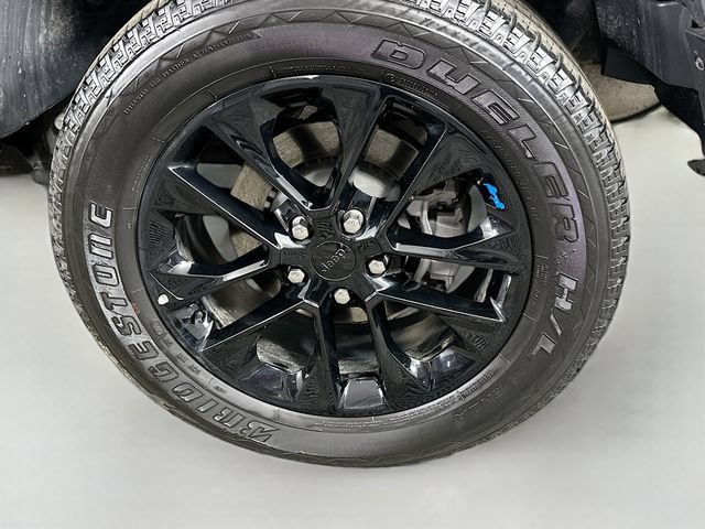 Used 2023 Jeep Wrangler Unlimited Sahara w/ Cold Weather Group AWD/4WD image 31