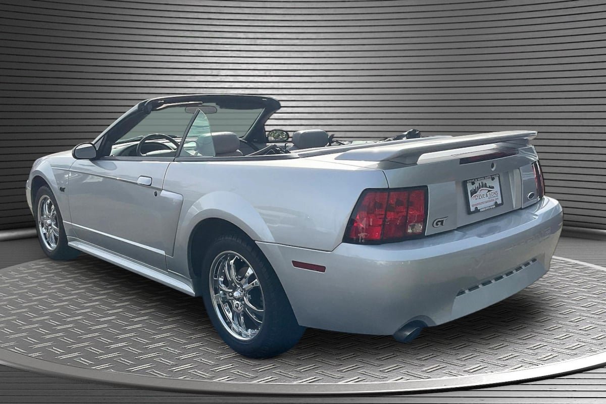 Used 2001 Ford Mustang GT Premium RWD image 4