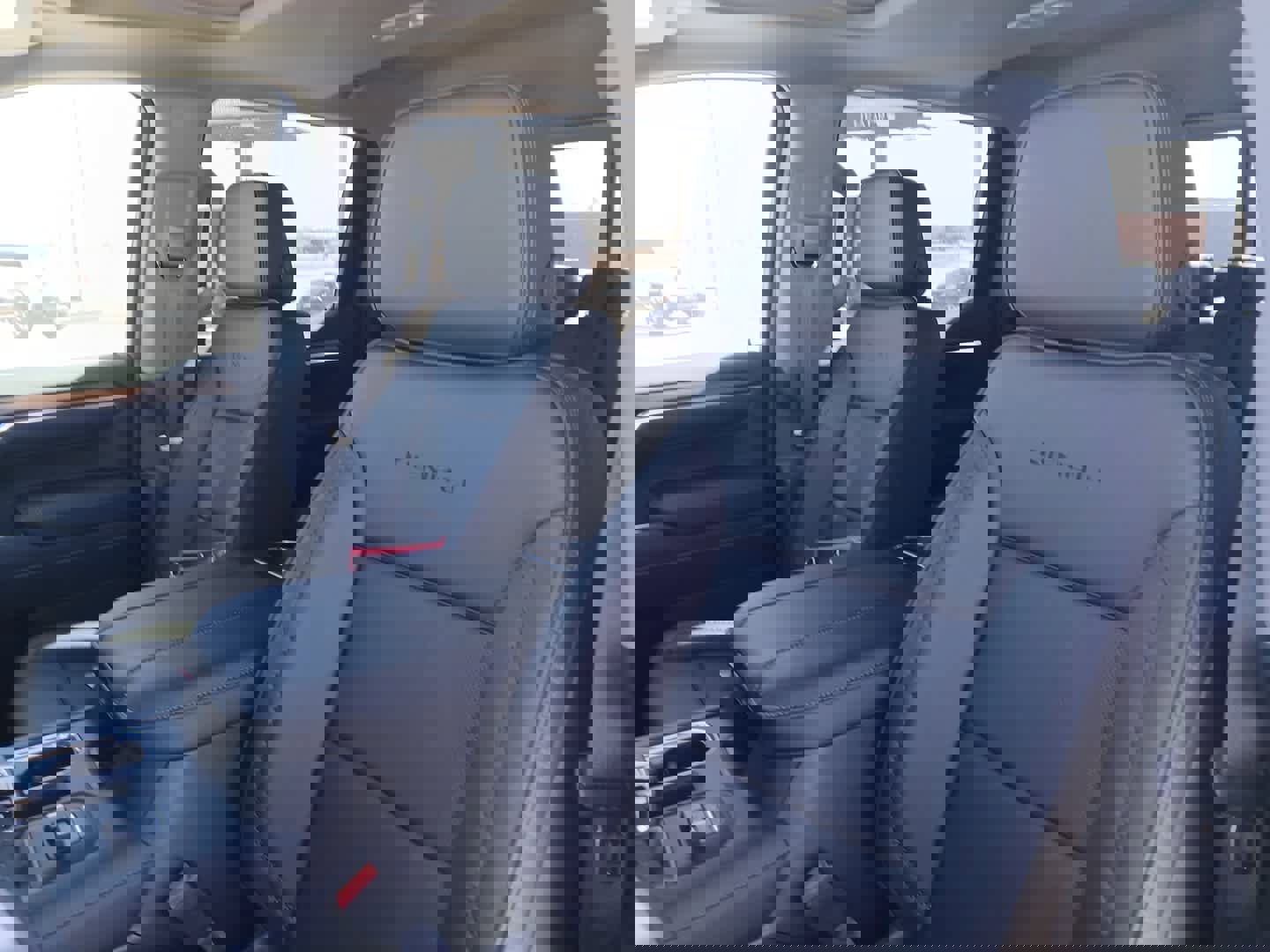 New 2026 GMC Sierra 1500 Denali w/ Denali Reserve Package image 17