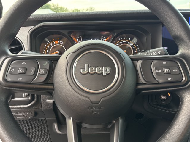 Used 2026 Jeep Wrangler Sport AWD/4WD image 17