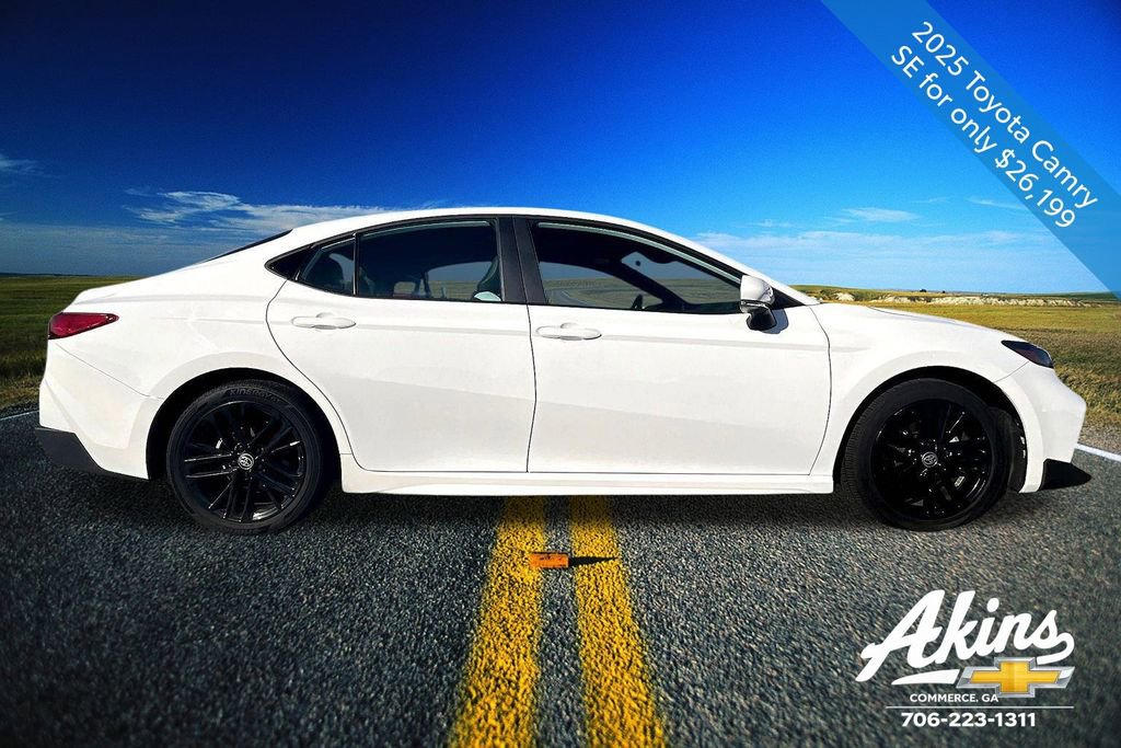Used 2025 Toyota Camry SE image 16