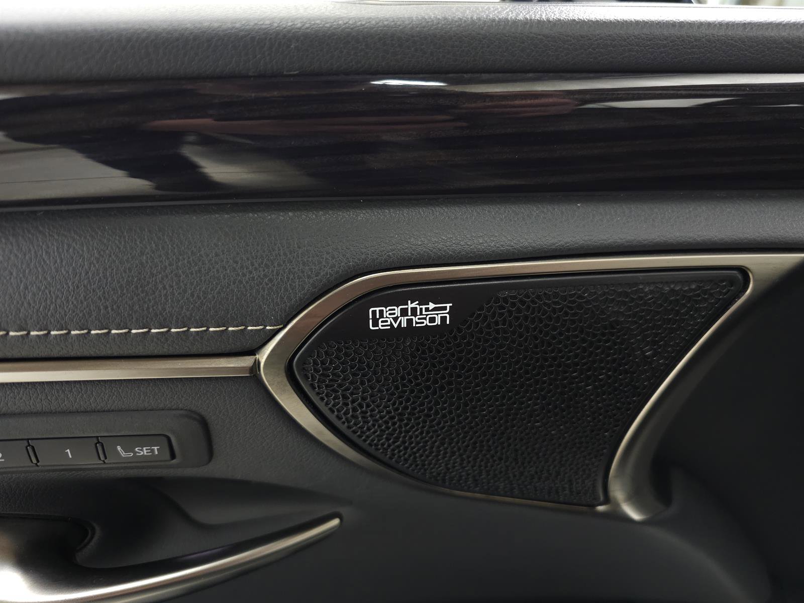 Used 2019 Lexus ES 350 w/ Accessory Package image 13