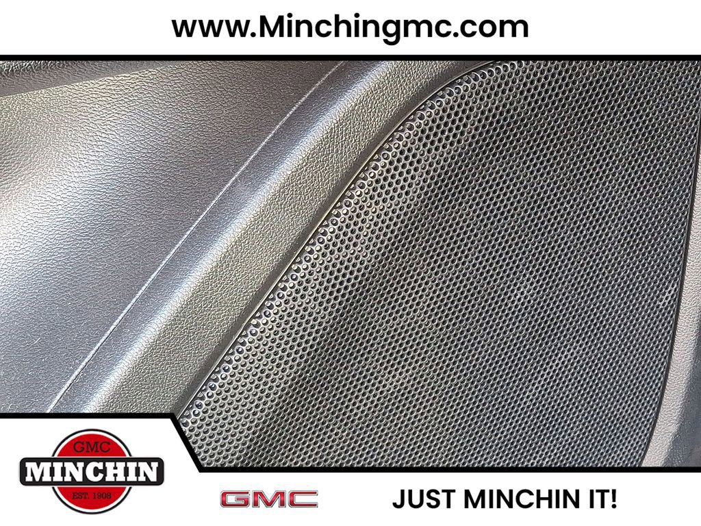Used 2024 GMC Terrain SLT w/ Tech Package image 25