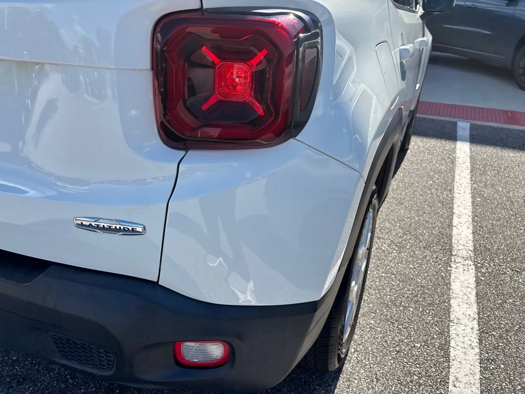 Used 2019 Jeep Renegade Latitude w/ Cold Weather Group AWD/4WD image 8