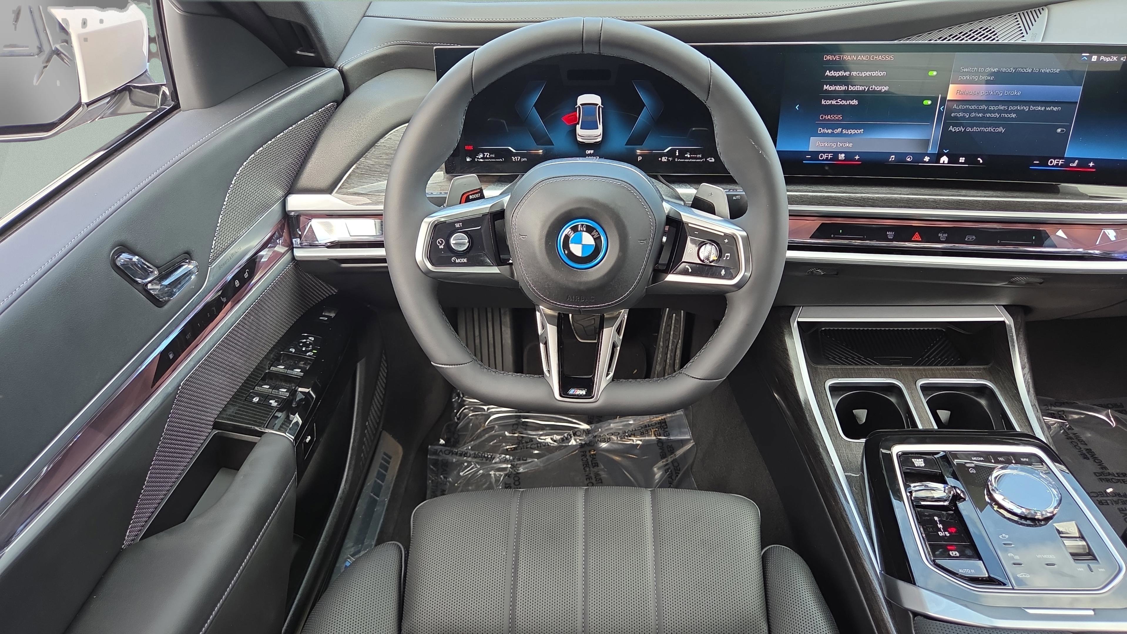 Used 2026 BMW 750e xDrive w/ Luxury Rear Seating Package AWD/4WD image 11