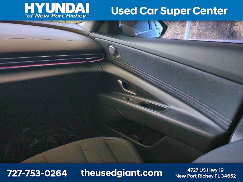 Used 2025 Hyundai Elantra SEL FWD image 17