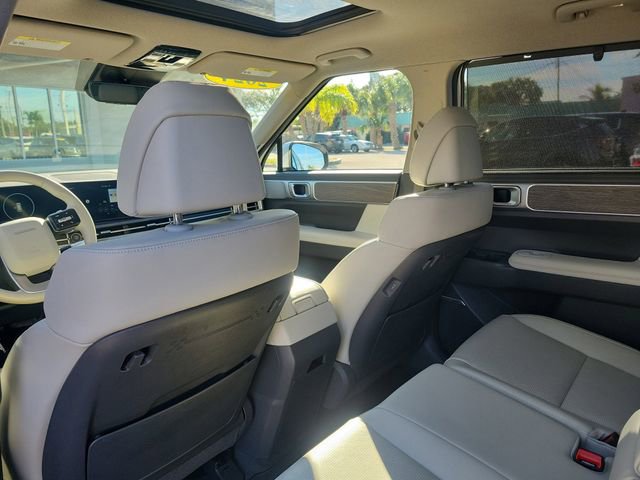 Used 2024 Hyundai Santa Fe Limited image 16