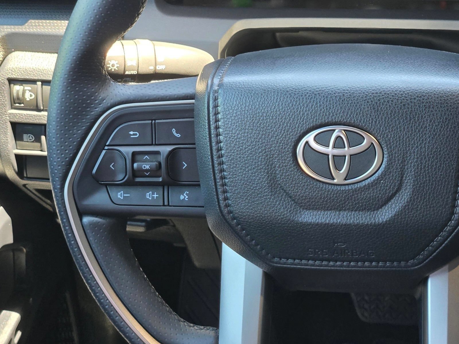Used 2026 Toyota 4Runner Limited AWD/4WD image 15