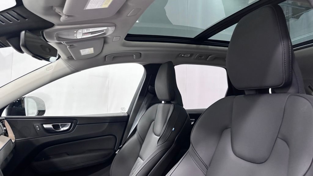 Certified 2026 Volvo XC60 B5 Plus AWD/4WD image 12