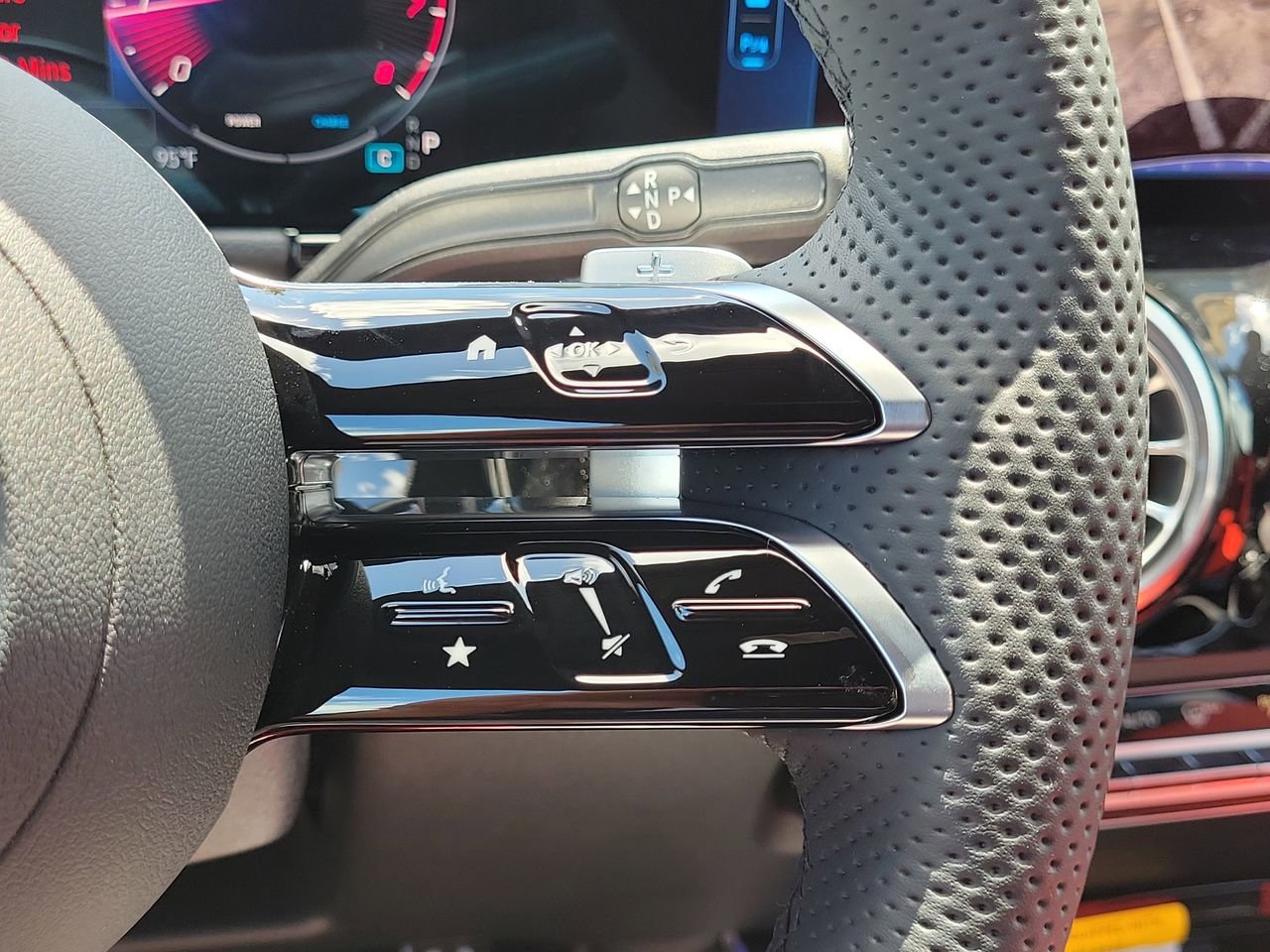 New 2026 Mercedes-Benz GLA 250 image 32