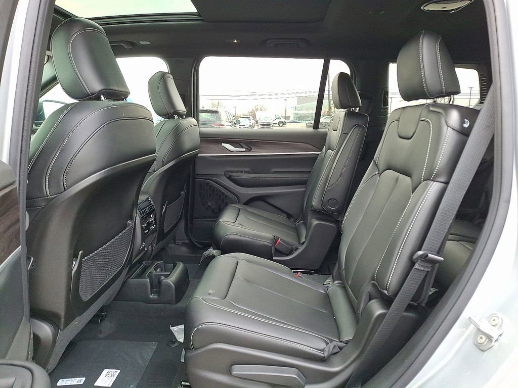 New 2025 Jeep Grand Cherokee L Limited image 9