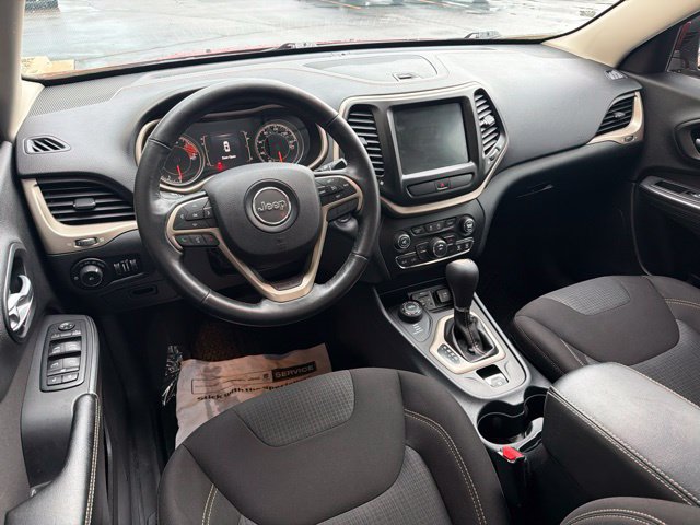 Used 2016 Jeep Cherokee Latitude w/ Cold Weather Group AWD/4WD image 21