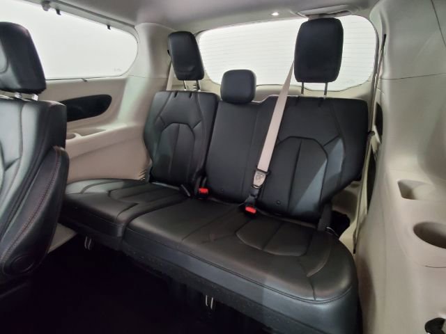 Used 2020 Chrysler Pacifica Touring-L Plus w/ Advanced Safetytec Group image 19