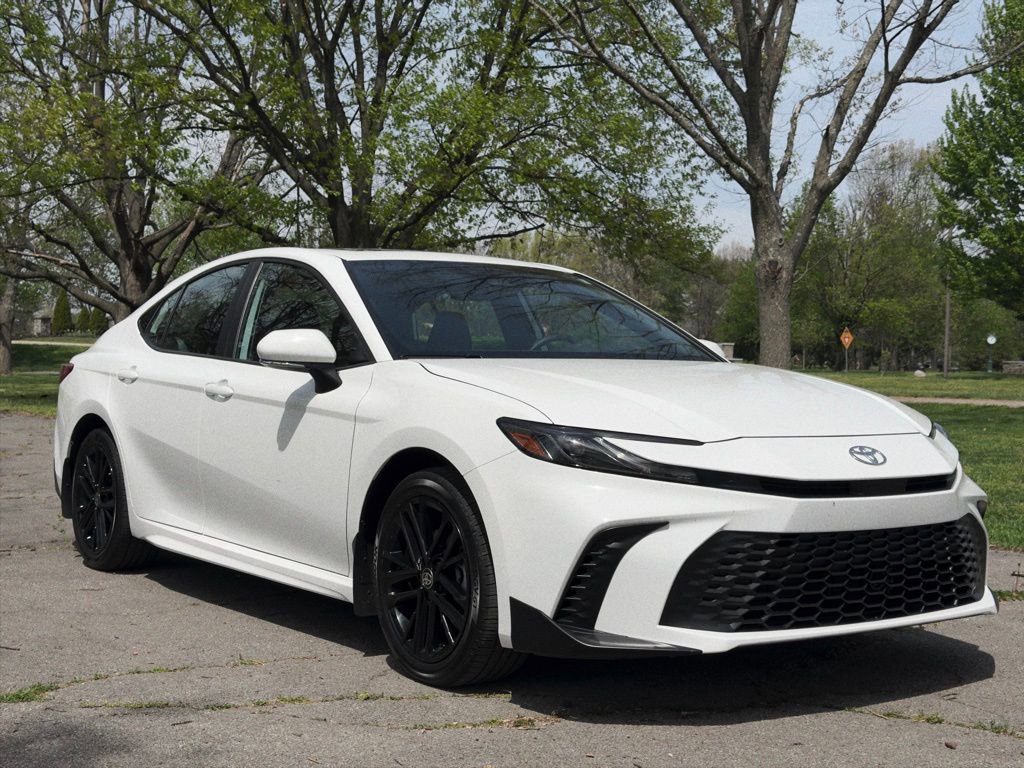 Used 2025 Toyota Camry SE w/ Convenience Package AWD/4WD image 34