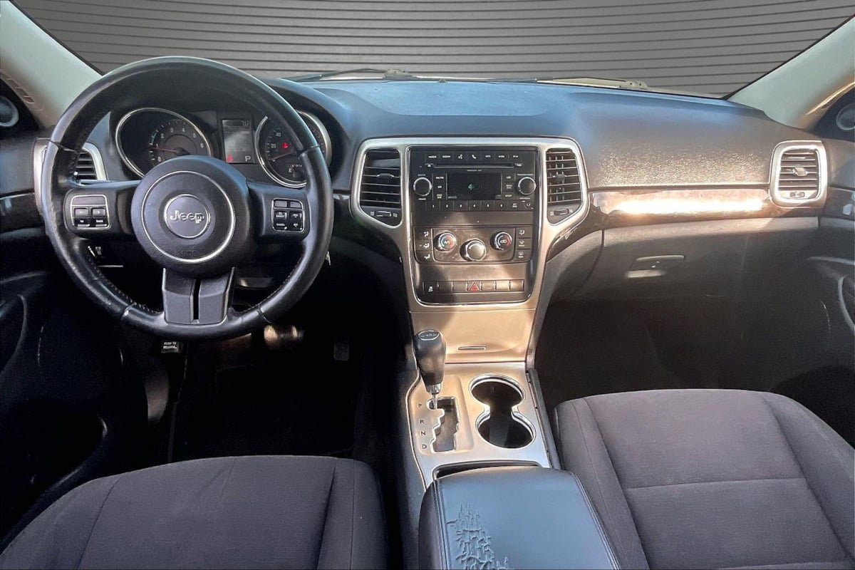 Used 2011 Jeep Grand Cherokee Laredo AWD/4WD image 7