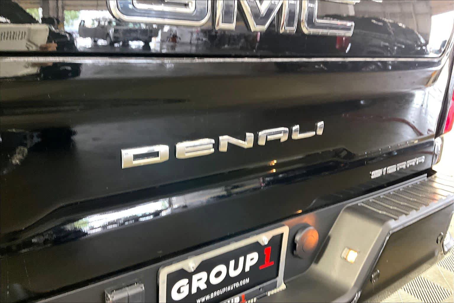 Used 2025 GMC Sierra 3500 Denali Ultimate AWD/4WD image 10