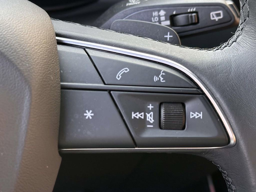 Used 2021 Audi Q8 Prestige AWD/4WD image 26