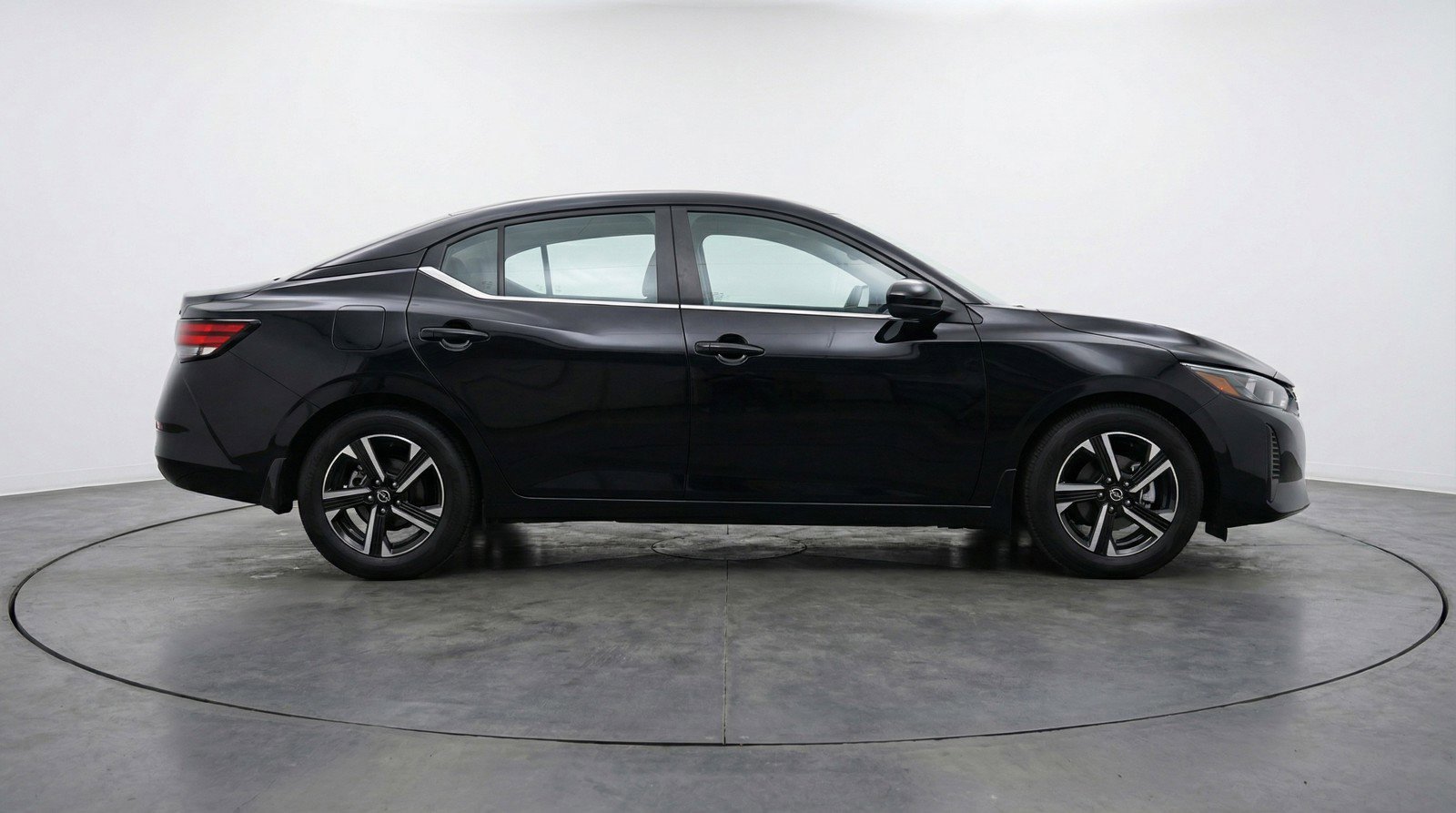 Used 2025 Nissan Sentra SV FWD image 9