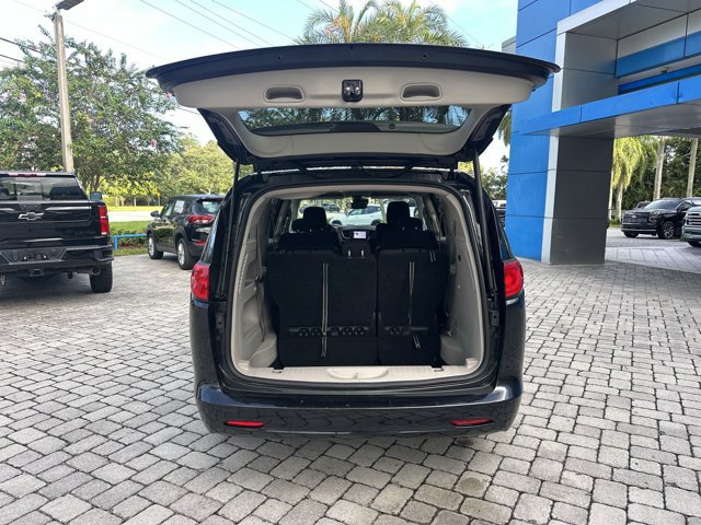 Used 2023 Chrysler Voyager LX FWD image 28