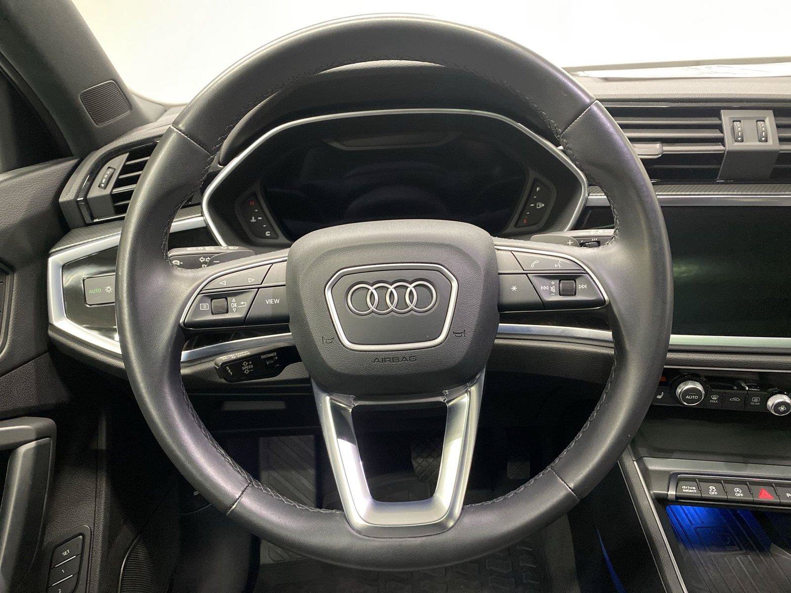 Used 2022 Audi Q3 2.0T Premium Plus AWD/4WD image 15