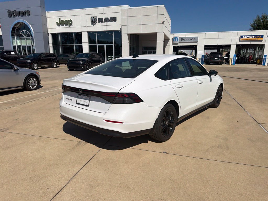 Used 2025 Honda Accord SE image 16