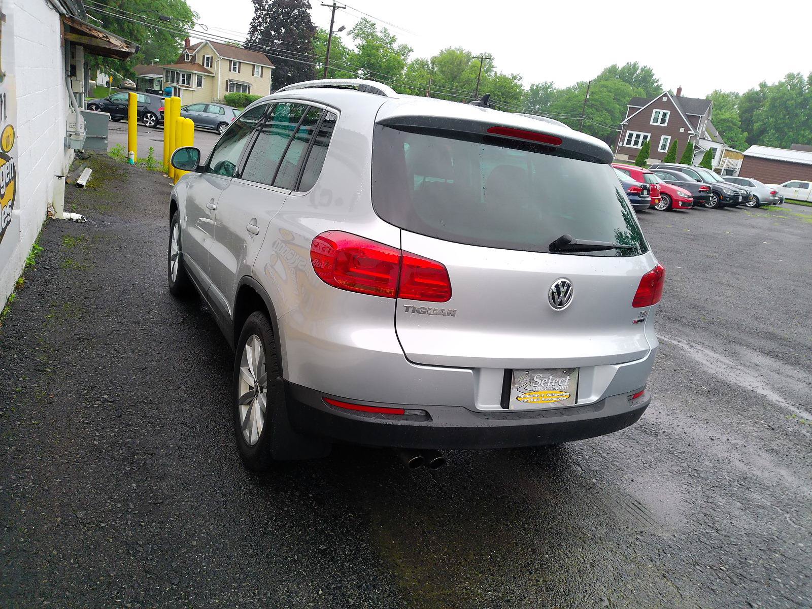 Used 2017 Volkswagen Tiguan Wolfsburg Edition AWD/4WD image 3