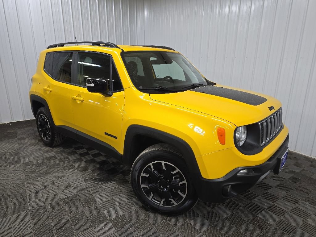 Used 2023 Jeep Renegade Latitude AWD/4WD image 7