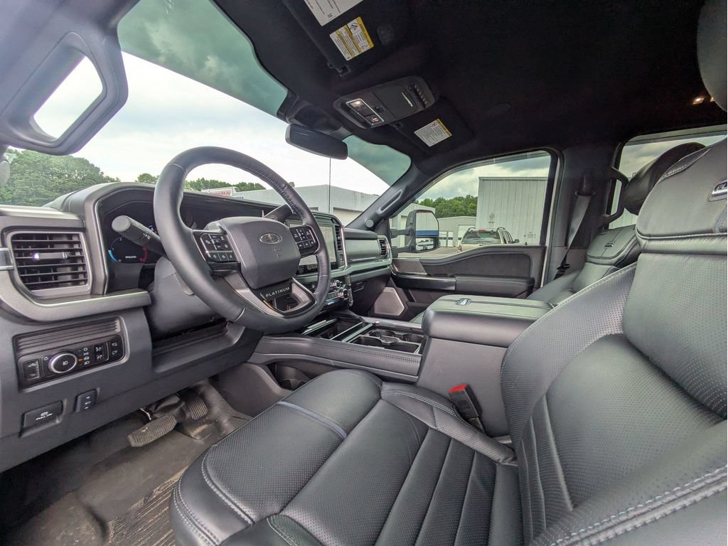 Used 2025 Ford F450 Platinum w/ FX4 Off-Road Package AWD/4WD image 12