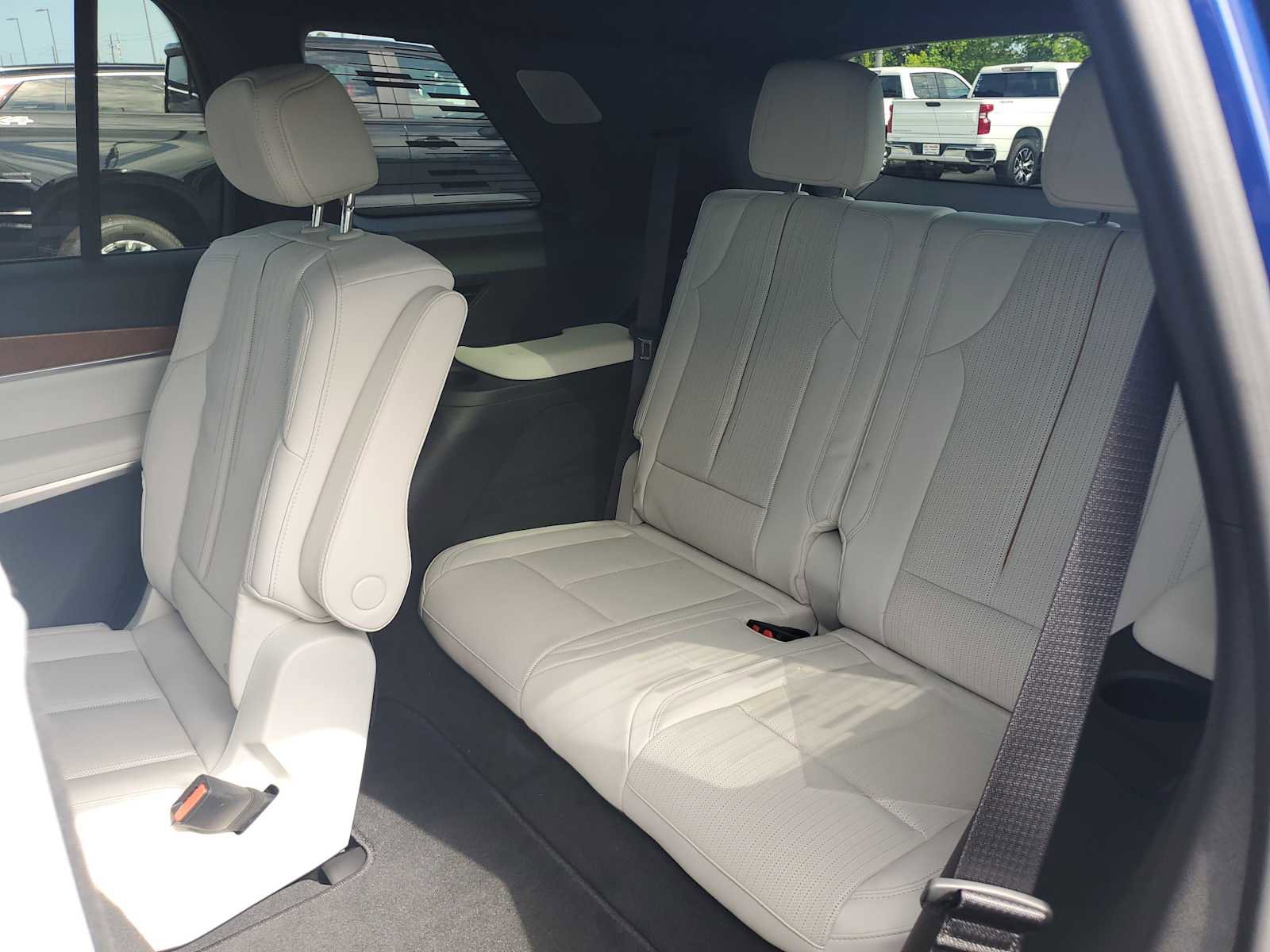 New 2026 Cadillac Vistiq Sport image 15