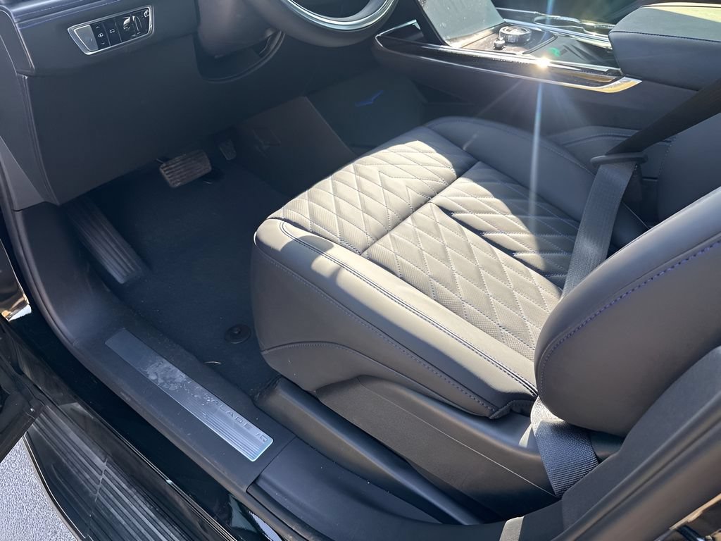 New 2026 Cadillac Escalade IQL Luxury AWD/4WD image 33