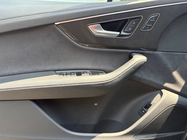 Used 2024 Audi SQ7 Prestige AWD/4WD image 28