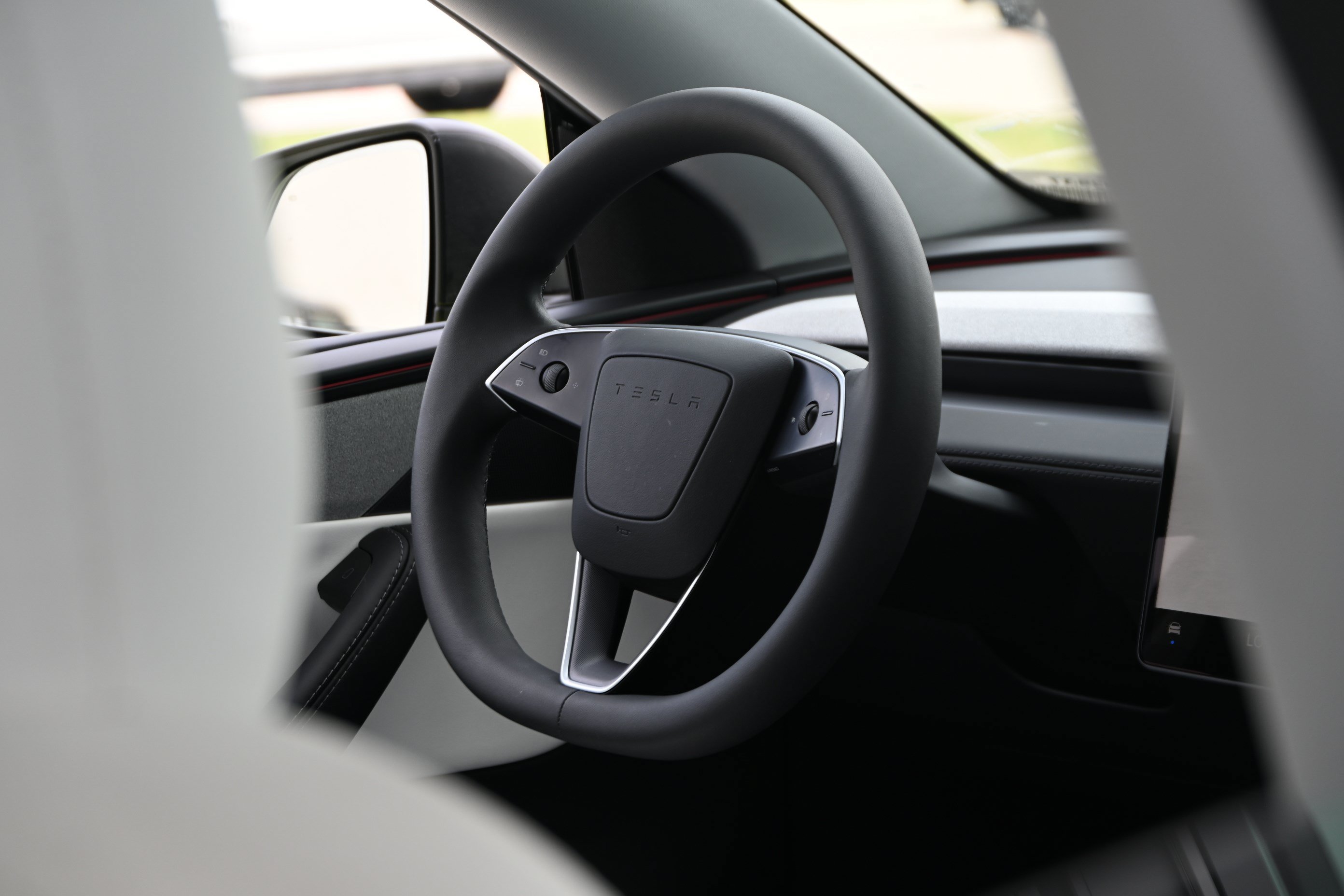 Used 2026 Tesla Model Y Long Range RWD image 18