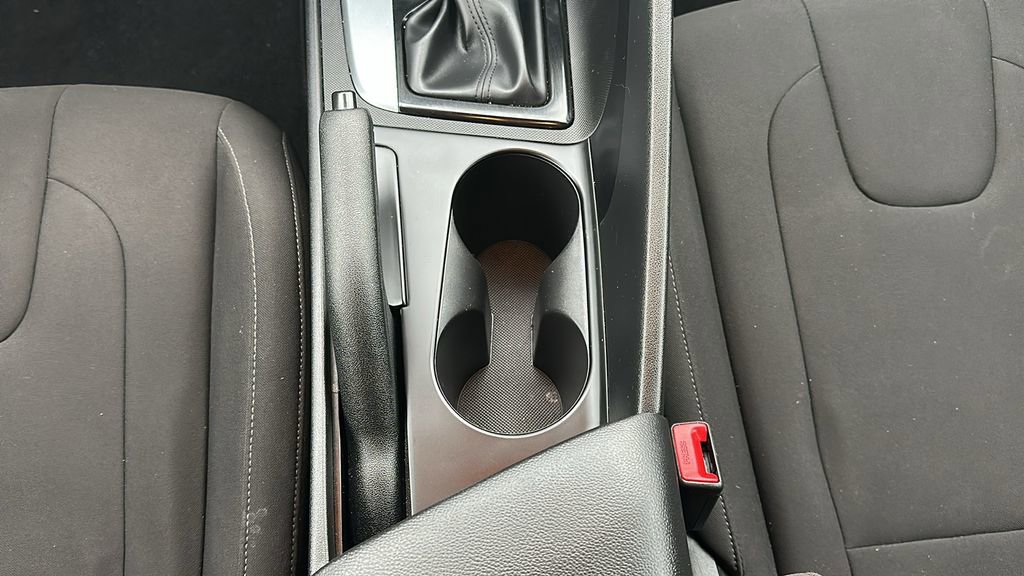 Used 2023 Hyundai Elantra SEL image 28