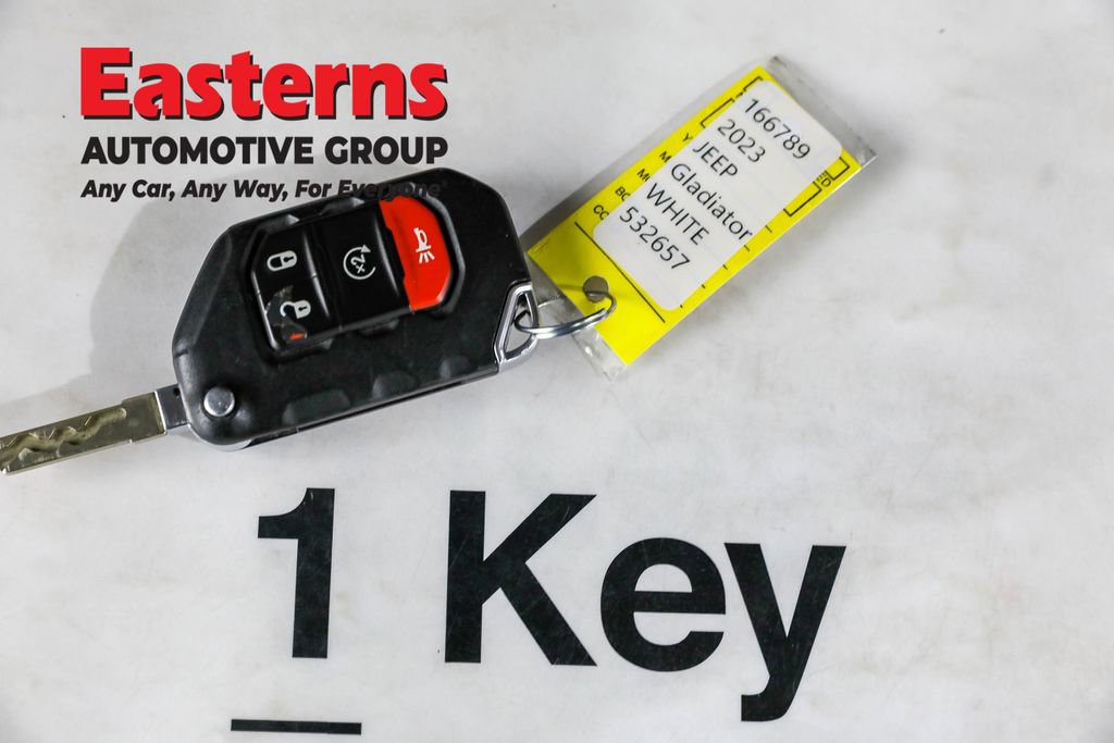 Used 2023 Jeep Gladiator Sport image 25