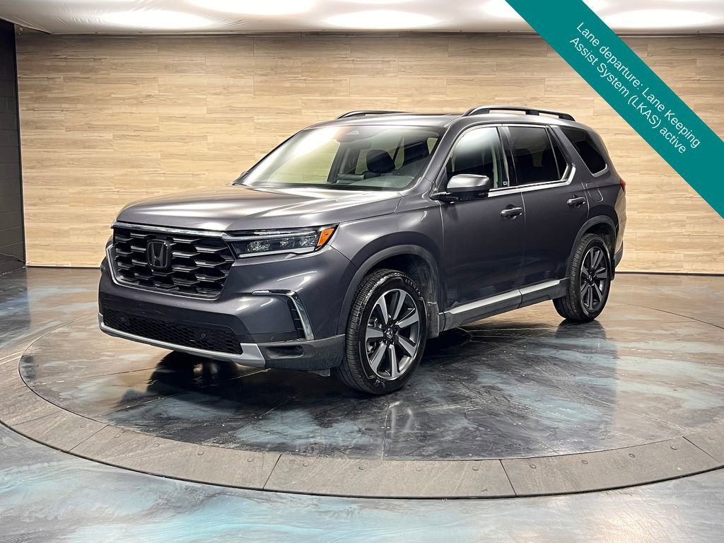 Used 2025 Honda Pilot Touring image 5