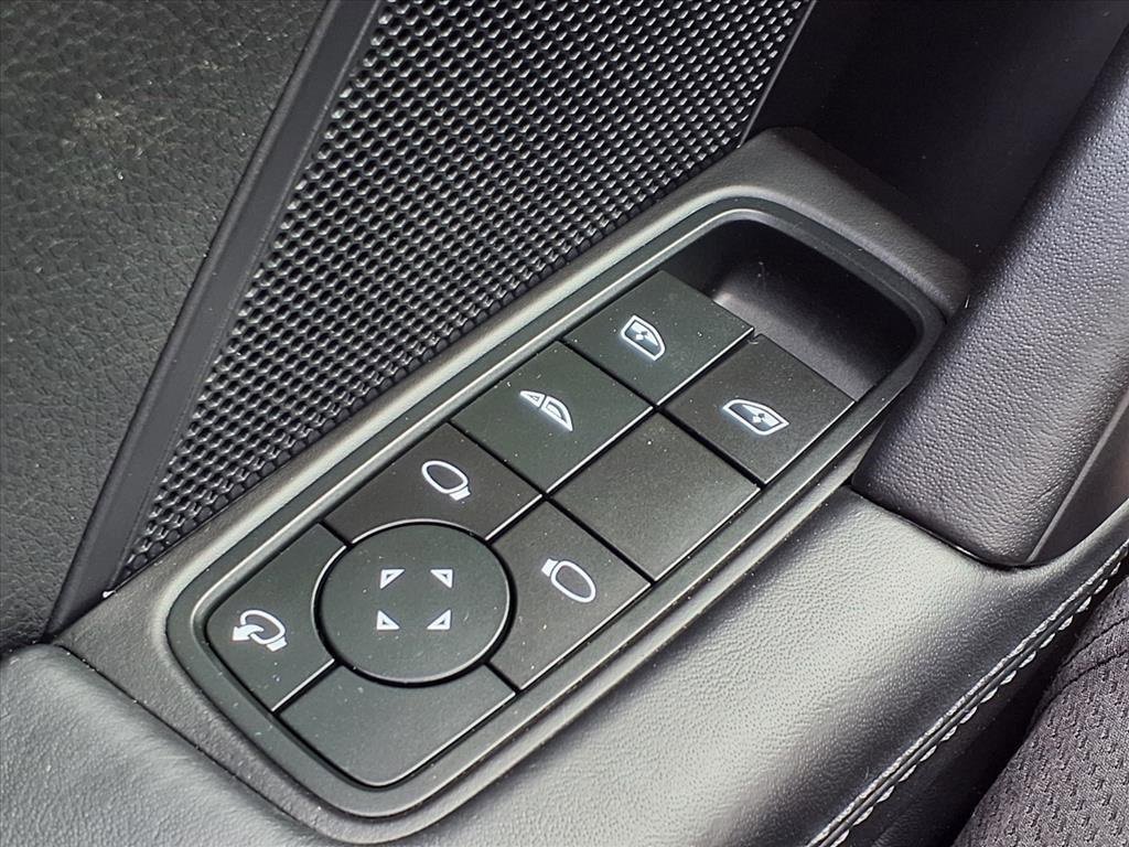 Used 2025 Porsche 911 Carrera image 23