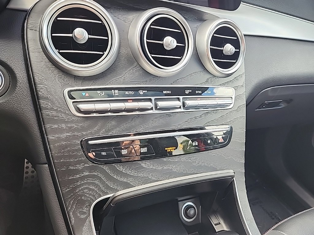 Used 2021 Mercedes-Benz GLC 43 AMG 4MATIC image 31