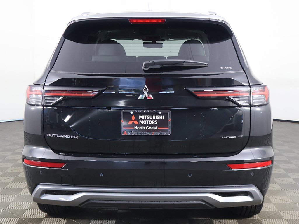 New 2025 Mitsubishi Outlander SEL image 17