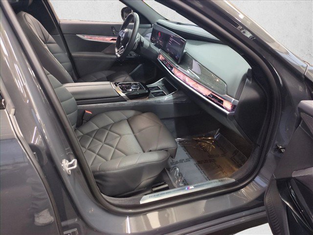 Used 2023 BMW 740i RWD image 23