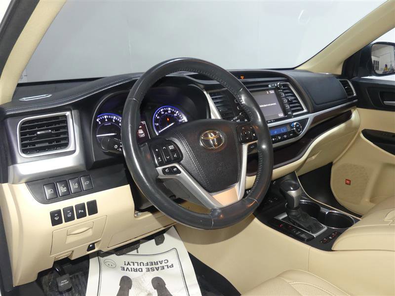 Used 2015 Toyota Highlander Limited Platinum image 23
