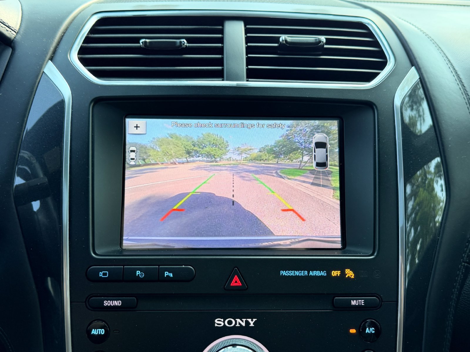 Used 2019 Ford Explorer Platinum AWD/4WD image 5