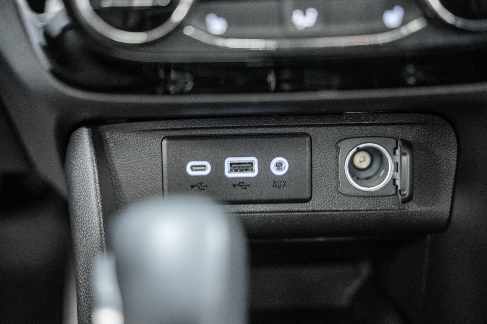 Used 2023 Buick Encore GX Essence w/ Experience Buick Package image 30