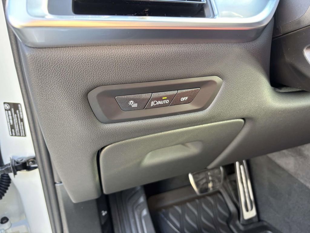 New 2026 BMW X6 xDrive40i w/ Premium Package image 14