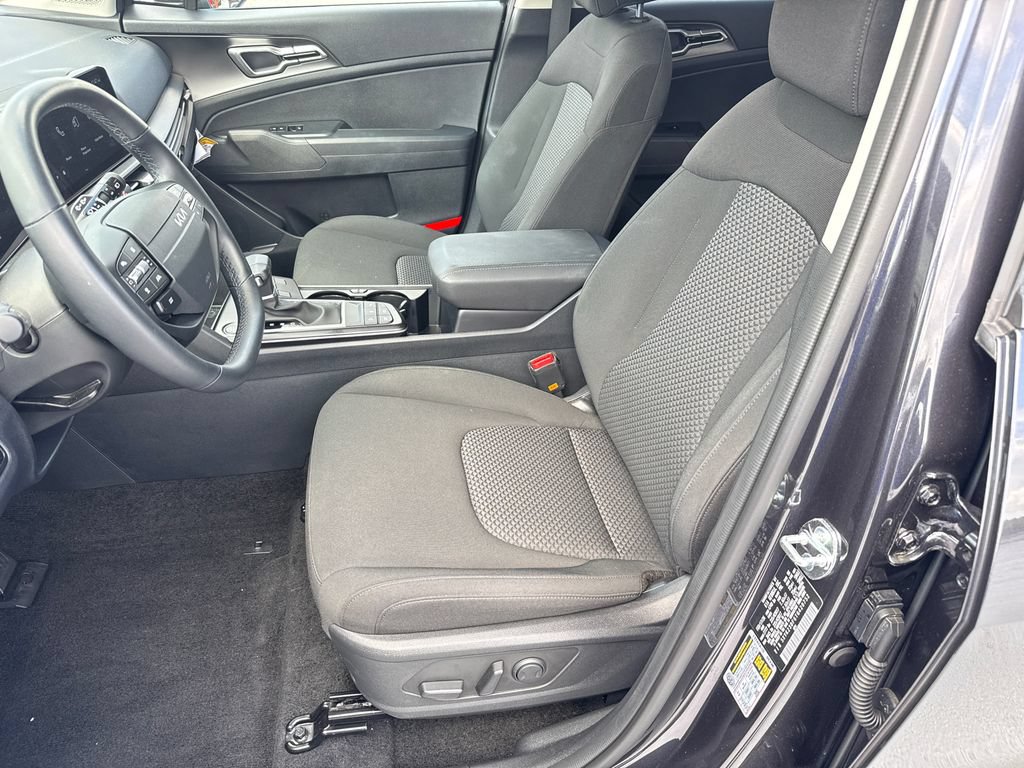 Used 2026 Kia Sportage LX w/ LX Convenience Package FWD image 9