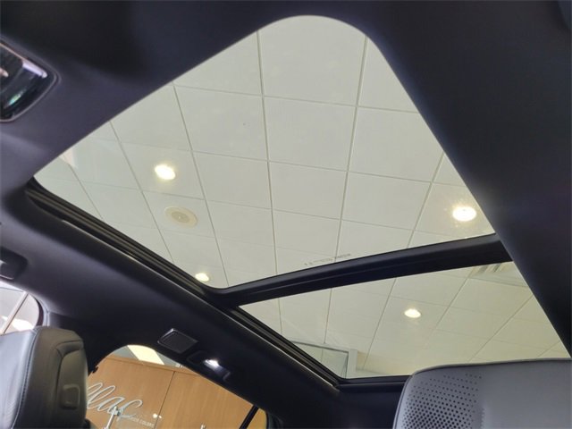 New 2026 Cadillac Vistiq Luxury w/ LPO, Floor Liner Package image 19
