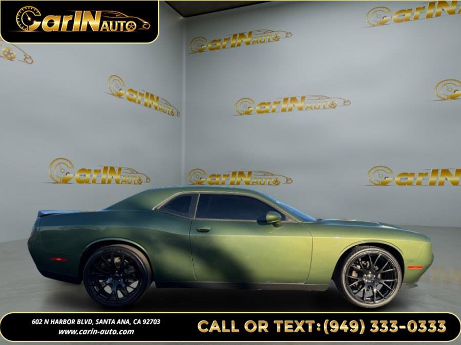 Used 2020 Dodge Challenger SXT image 4