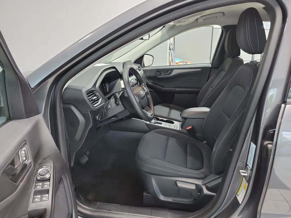 Used 2023 Ford Escape AWD image 19
