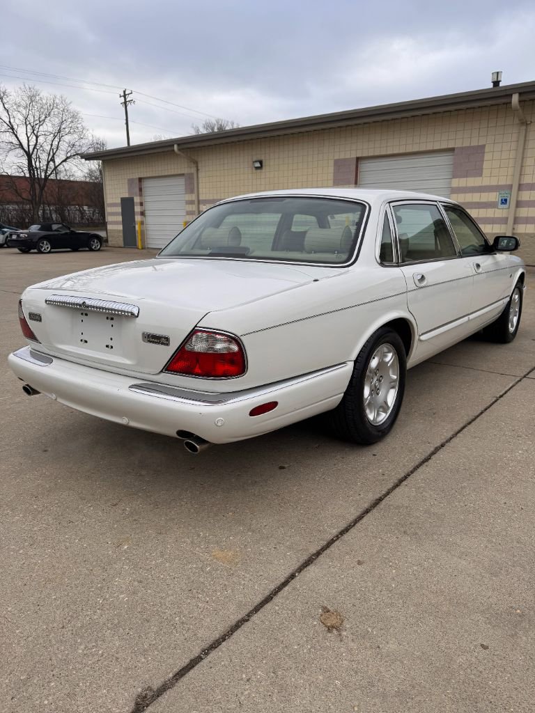 Used 2001 Jaguar XJ Vanden Plas image 4